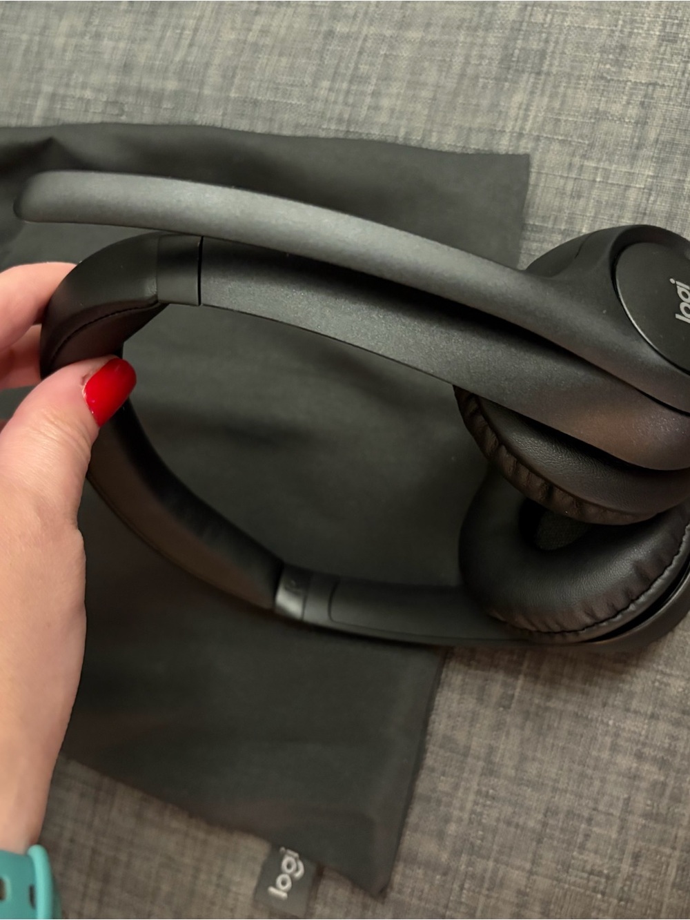 Brand New Logitech Wireless Over-Ear Headset w/ Microphone USB-C Charging Cable - Picture 5 of 9